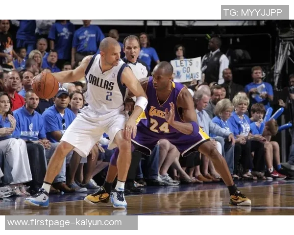 2008年湖人与小牛的激烈对决回顾与赛季精彩瞬间分析